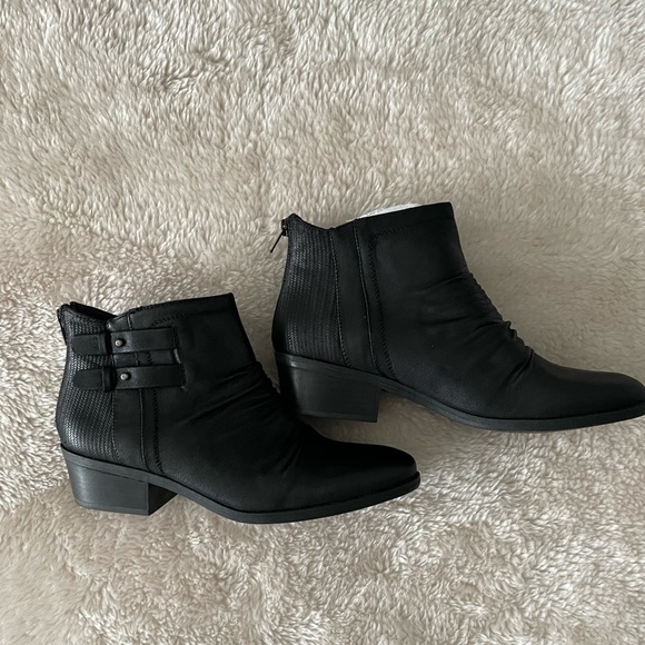 Baretraps Booties - Picture 2 of 5